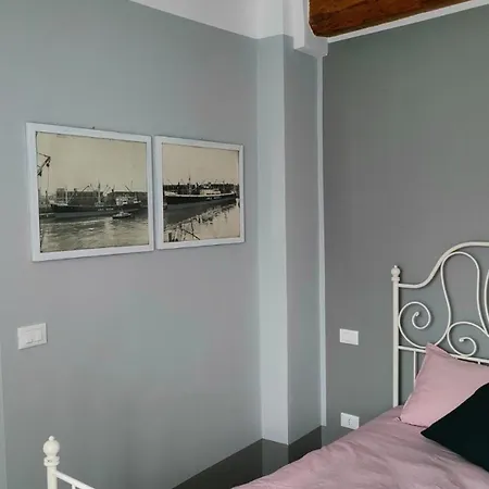 Apartment Molo27 Genoa